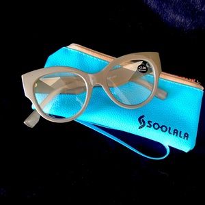 Beautiful oversized reading glasses. +2.00